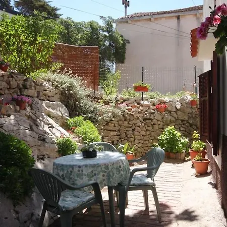 And With Parking Space Cunski, Losinj - 2498 Čunski