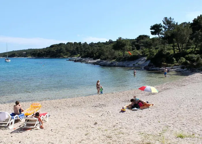 And With Parking Space Cunski, Losinj - 2498 Pensjonat 3*