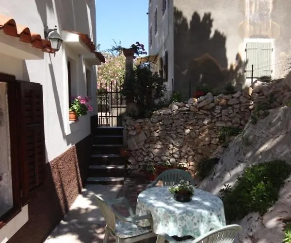 Guest house Apartments And Rooms With Parking Space Cunski, Losinj - 2498 Cunski