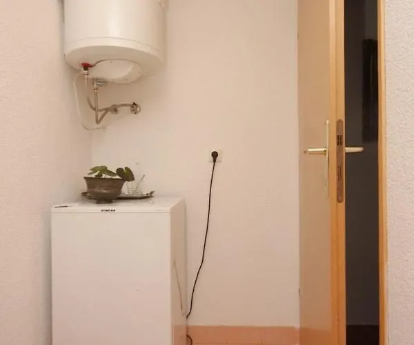 Guest house Apartments And Rooms With Parking Space Cunski, Losinj - 2498 Cunski