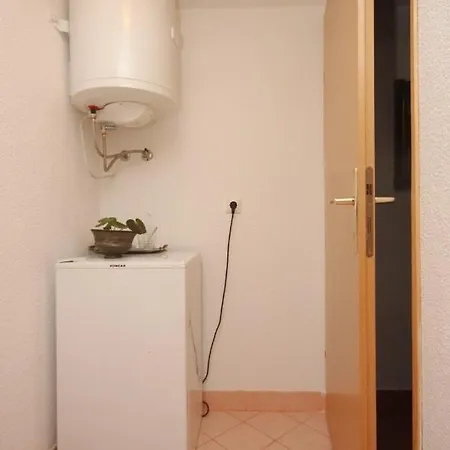 Konukevi And With Parking Space Cunski, Losinj - 2498 Čunski