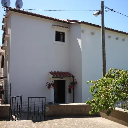 And With Parking Space Cunski, Losinj - 2498 Konukevi