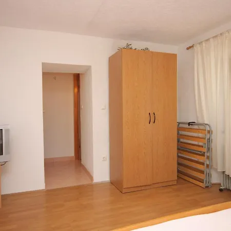 Apartments And Rooms With Parking Space Cunski, Losinj - 2498 Čunski
