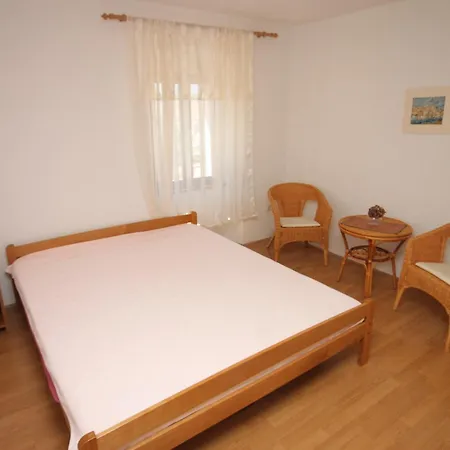 Gasthof Apartments And Rooms With Parking Space Cunski, Losinj - 2498 Čunski